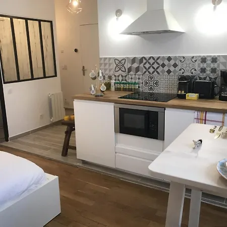 La De Leon D - Garibaldi Apartman *